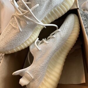 Yeezy Boost 350 V2